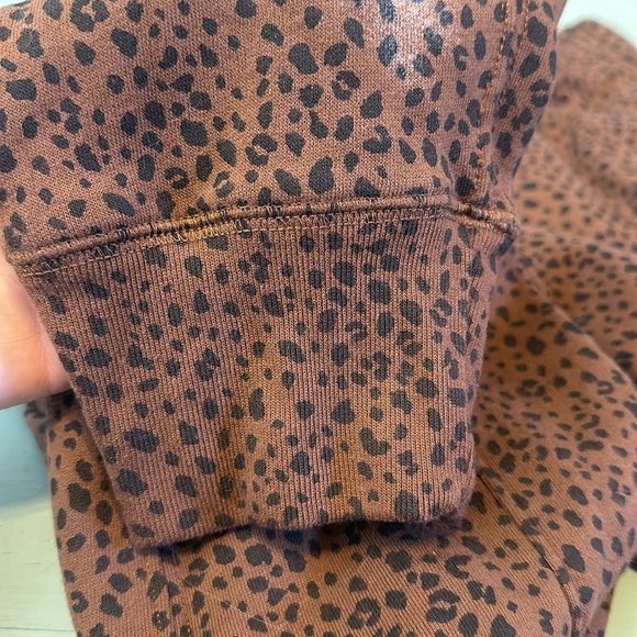 A&F leopard sweatpants, size M - Picture 4 of 7